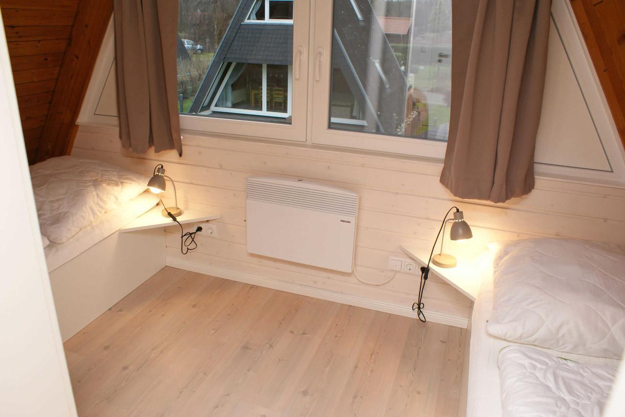Zeltdachhaus Mit Moderner Ausstattung Villa Damp Exterior foto